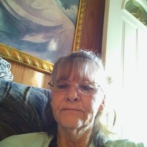 Meet your Posher, Lois